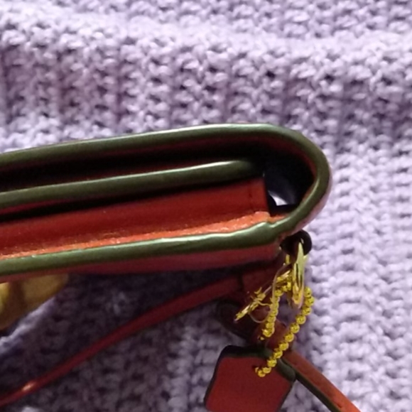 Coach - Picture 8 of 8